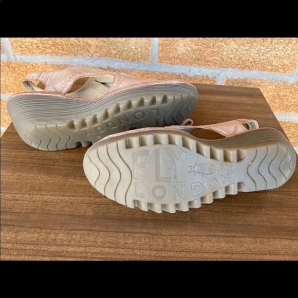 Fly London Yifa Luna Gold Metallic sandals 10.5 - Picture 5 of 9